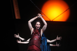 Alexandra Deshorties in the title role of Medea.